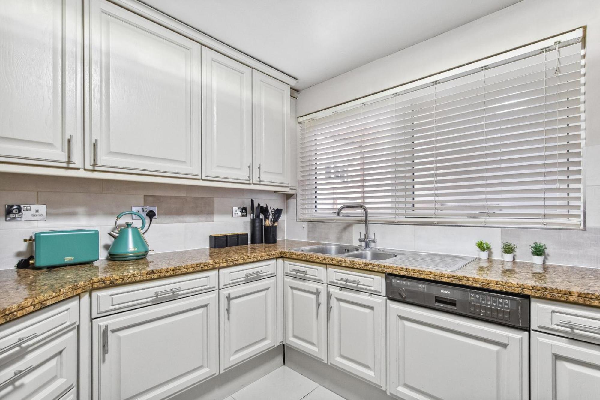Ultra Luxury 4 Bedroom 3 Bathroom Knightsbridge Next To Harrods Londra