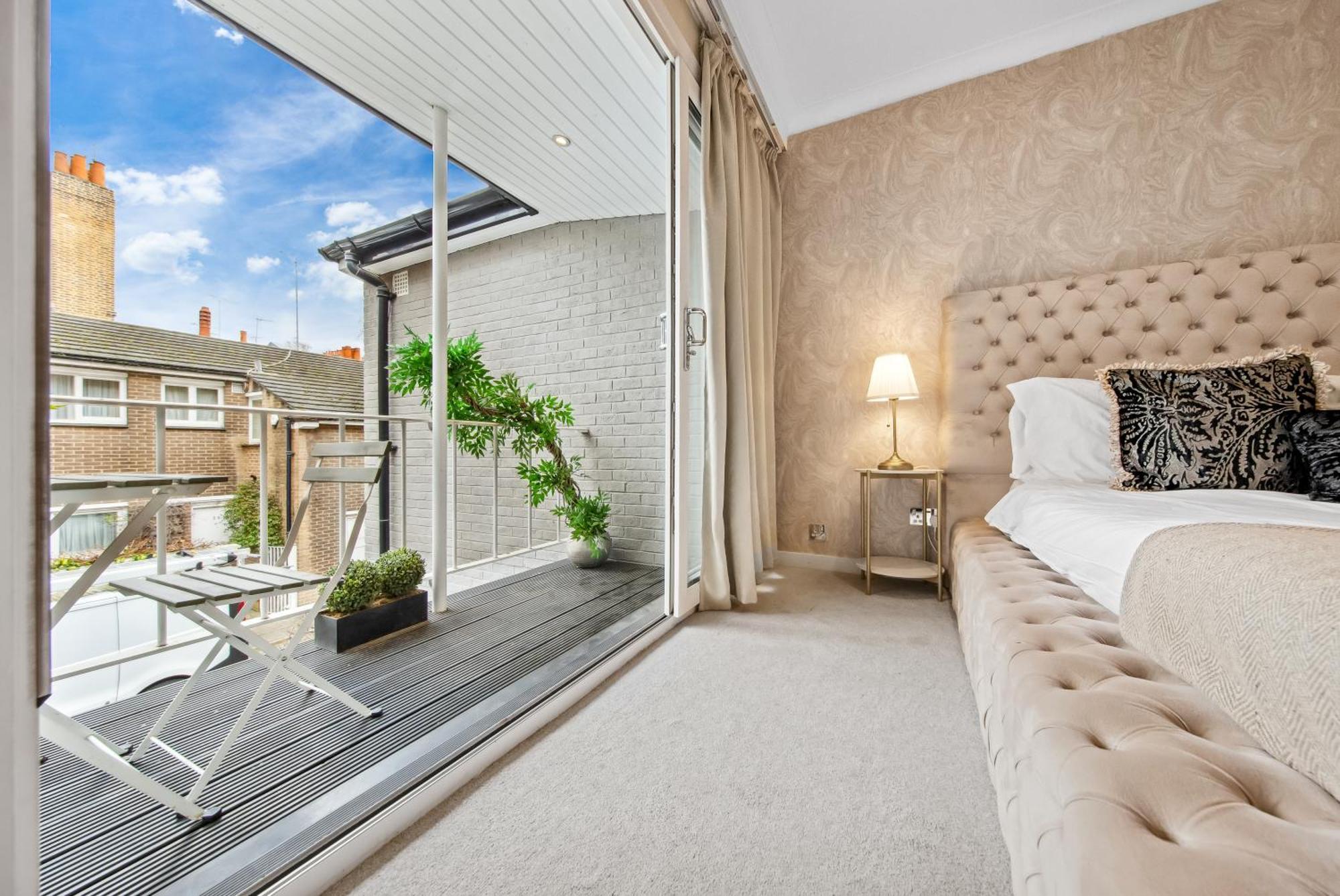 Ultra Luxury 4 Bedroom 3 Bathroom Knightsbridge Next To Harrods Casa vacanze